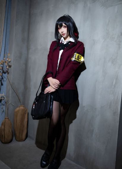 脱衣女郎