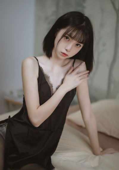 少妇被脱得精光调教