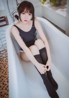 24岁女高中生